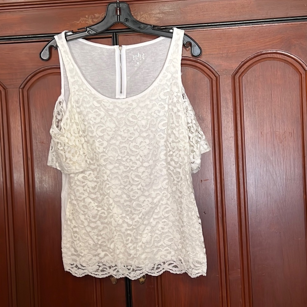 Soho White Lace Overlay Cold Shoulder Short Sleeve Shirt Size Medium